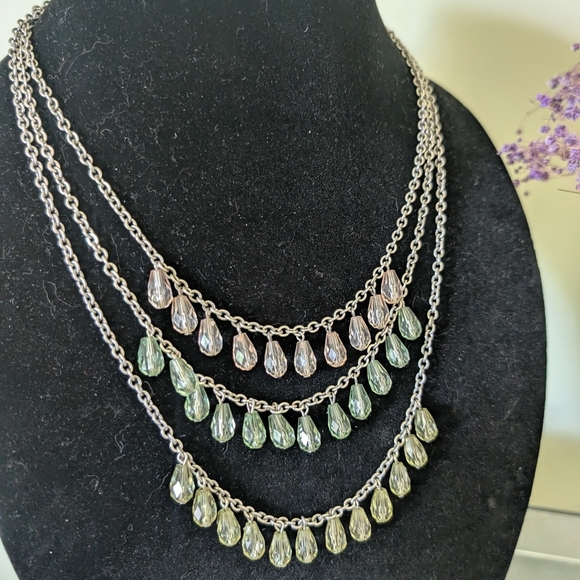 Elegant Multi-Layered Silver Necklace with Green Accents - Picture 2 of 8